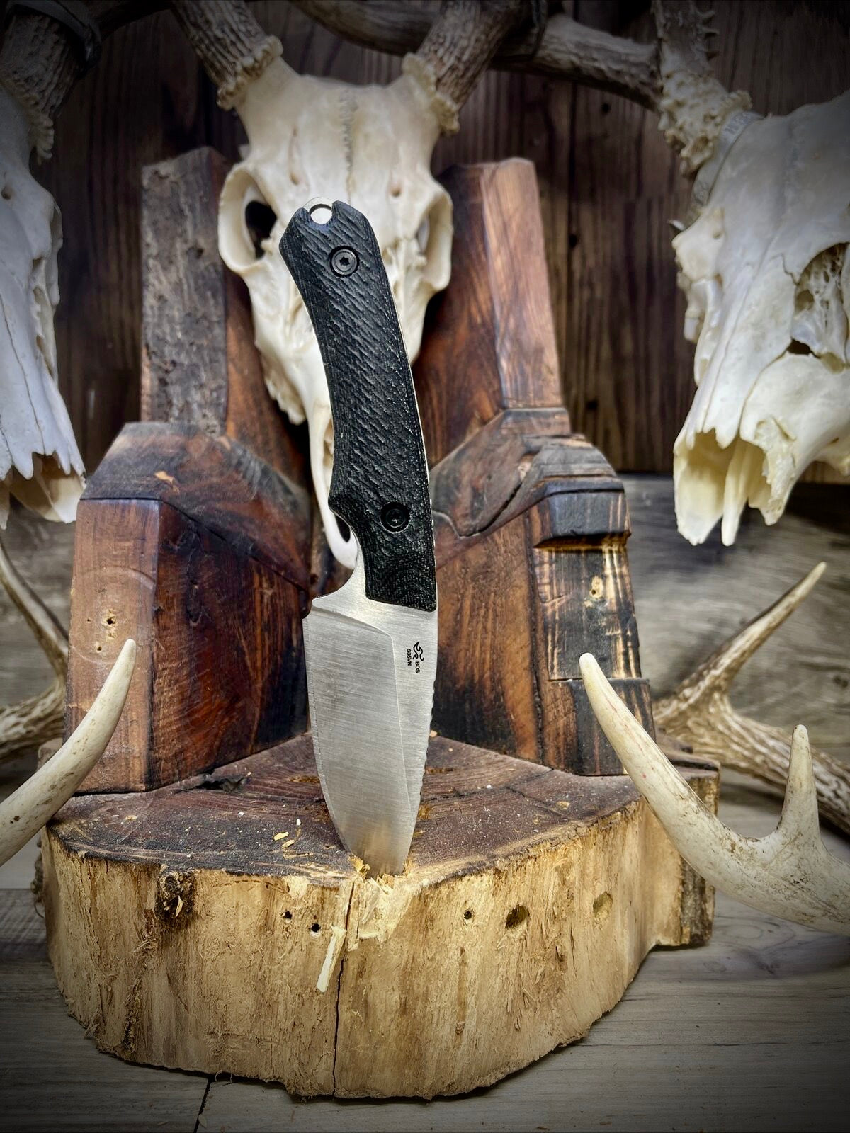 Buck Knives: 664 Alpha Hunter Pro - Black Canvas Micarta